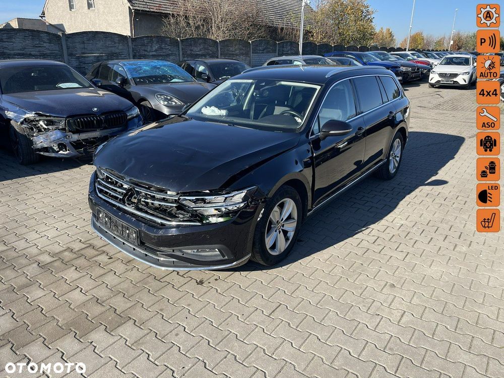 Volkswagen Passat - 1