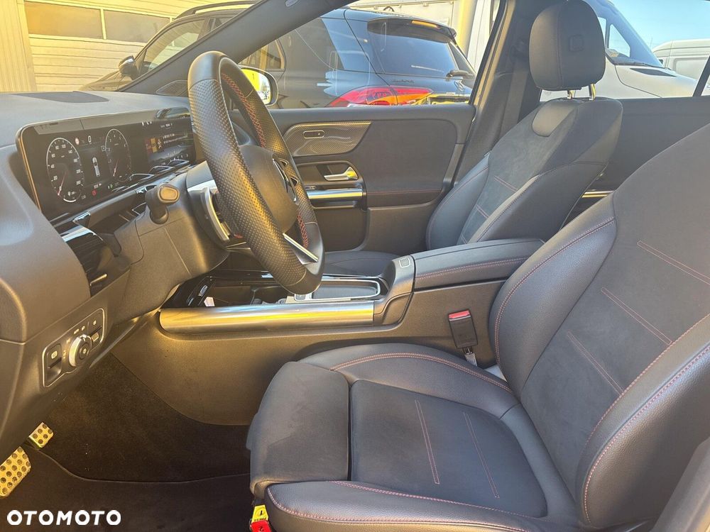 Mercedes-Benz GLA - 20