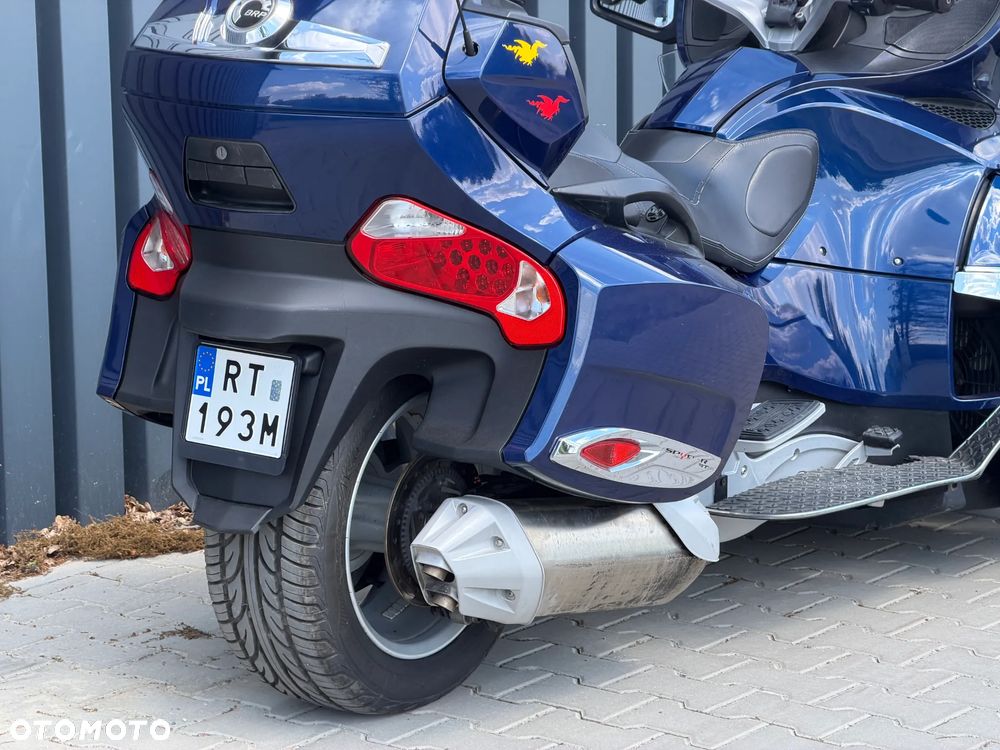 Can-Am Spyder - 16