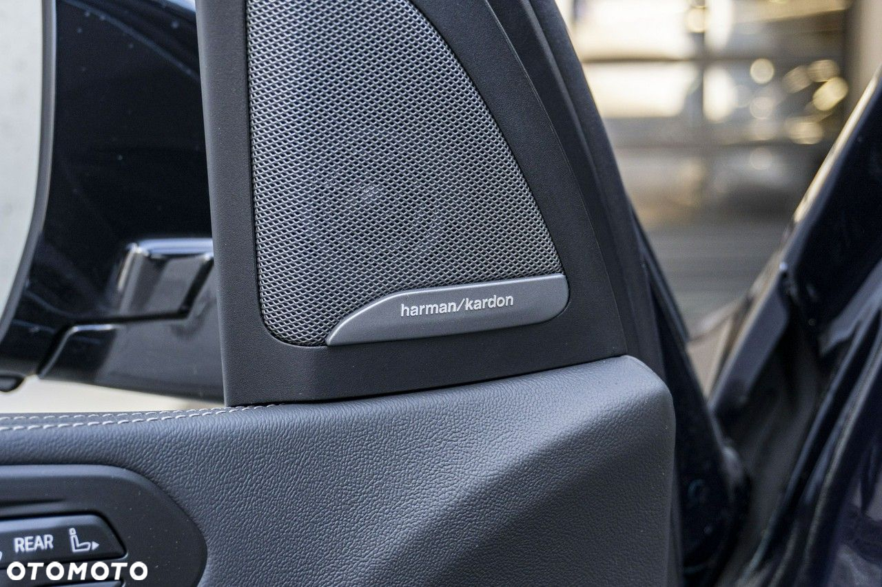 BMW X7 - 24