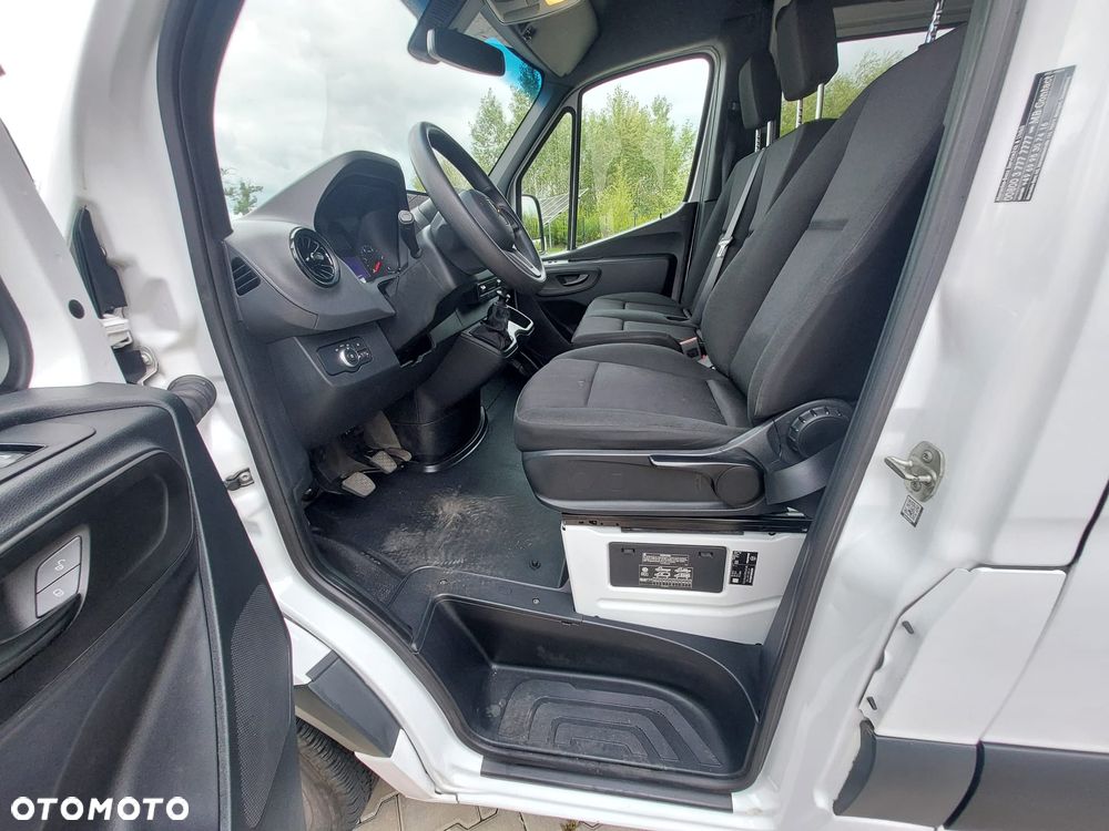 Mercedes-Benz Sprinter - 27