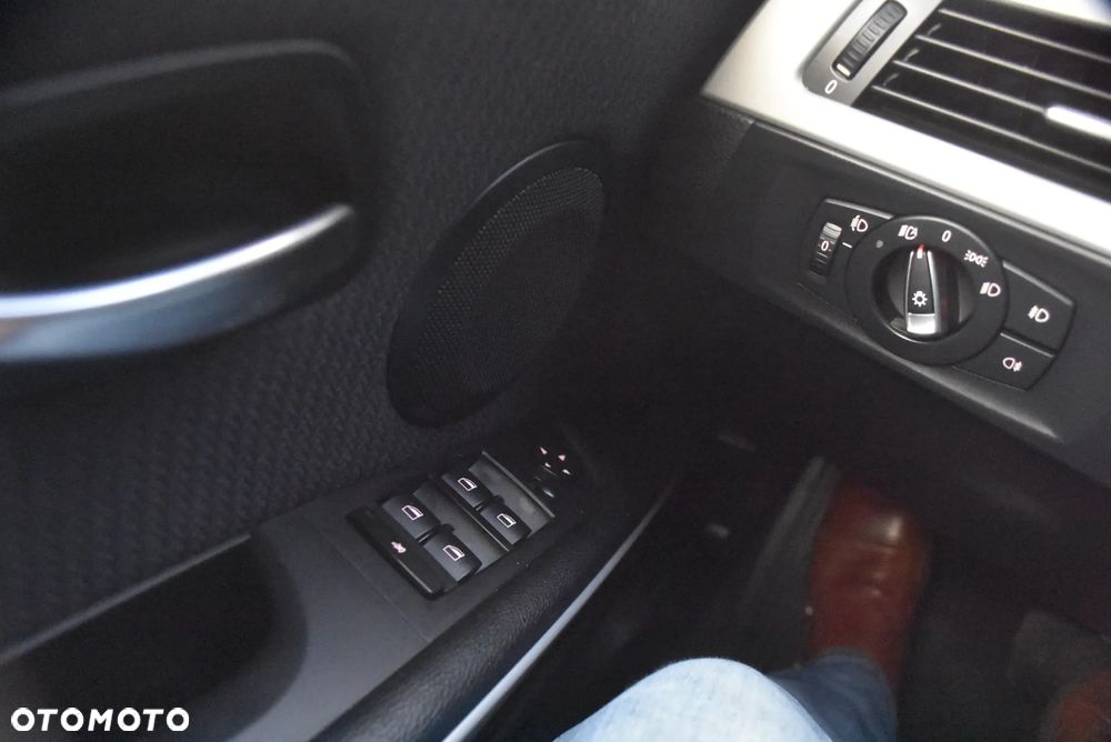 BMW Seria 3 318i Edition Sport - 18