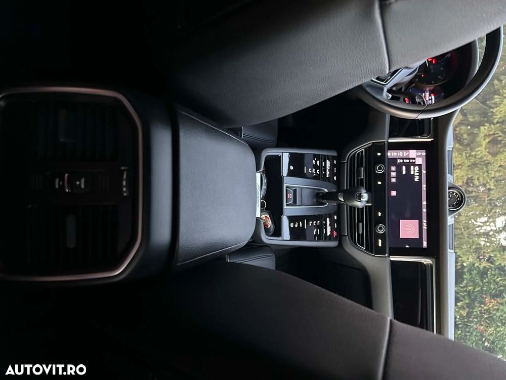 Porsche Macan - 12