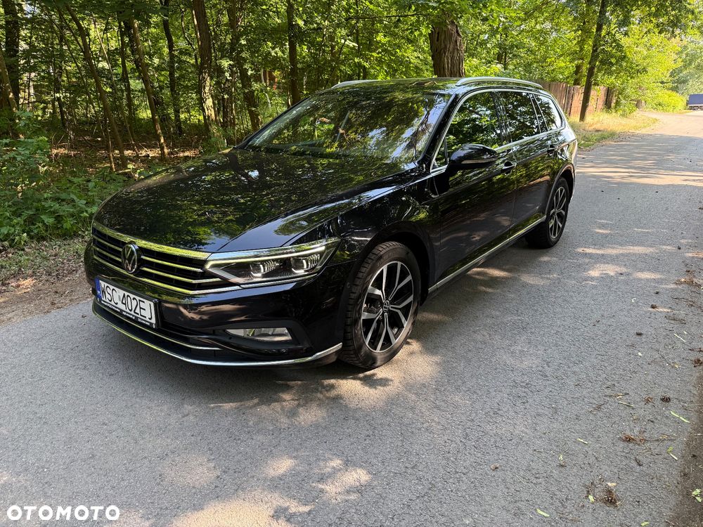 Volkswagen Passat - 1
