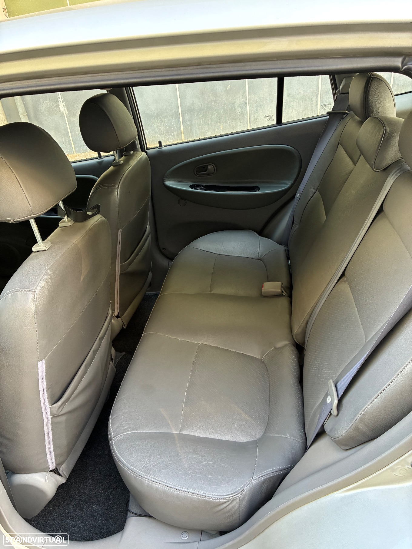 Kia Rio SW 1.3 LS - 10