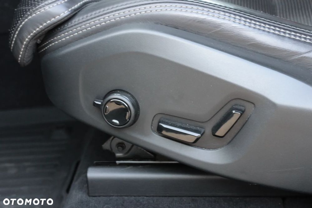Volvo XC 60 D5 AWD Inscription - 12