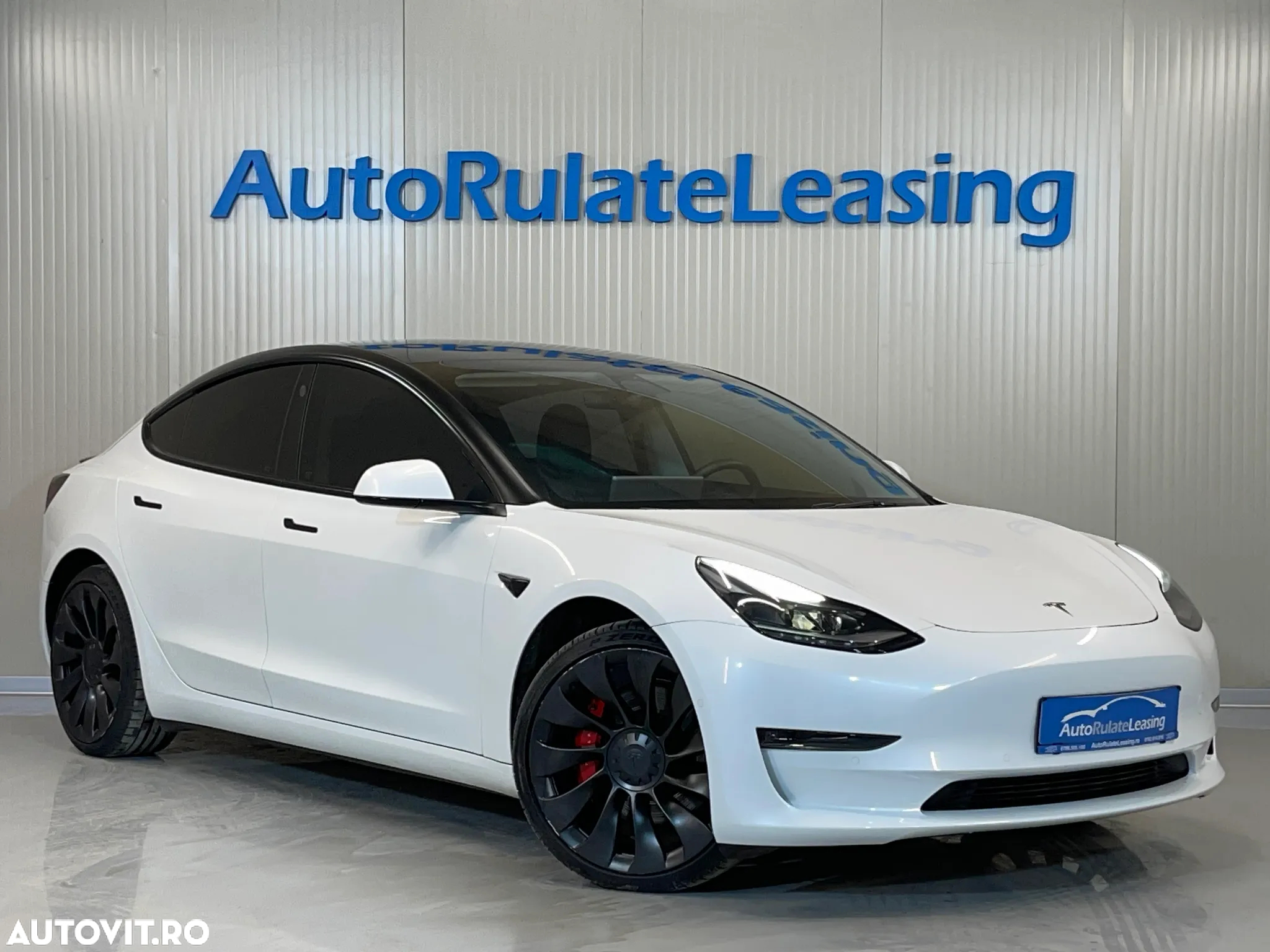 Tesla Model 3 Performance - 2