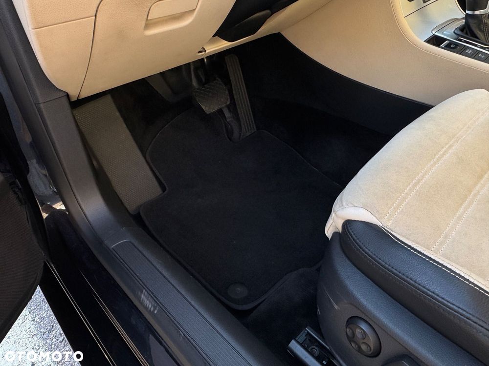 Volkswagen Passat CC 2.0 TDI DPF BMT DSG - 17