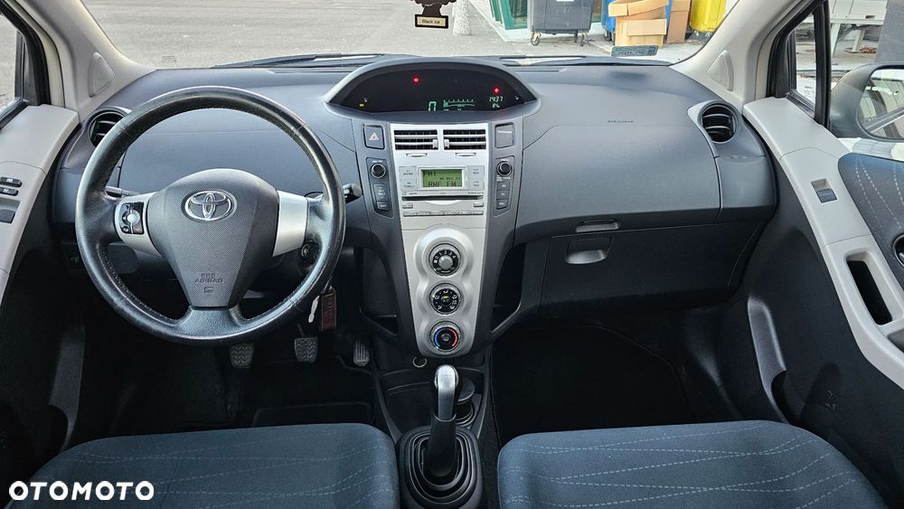Toyota Yaris - 7