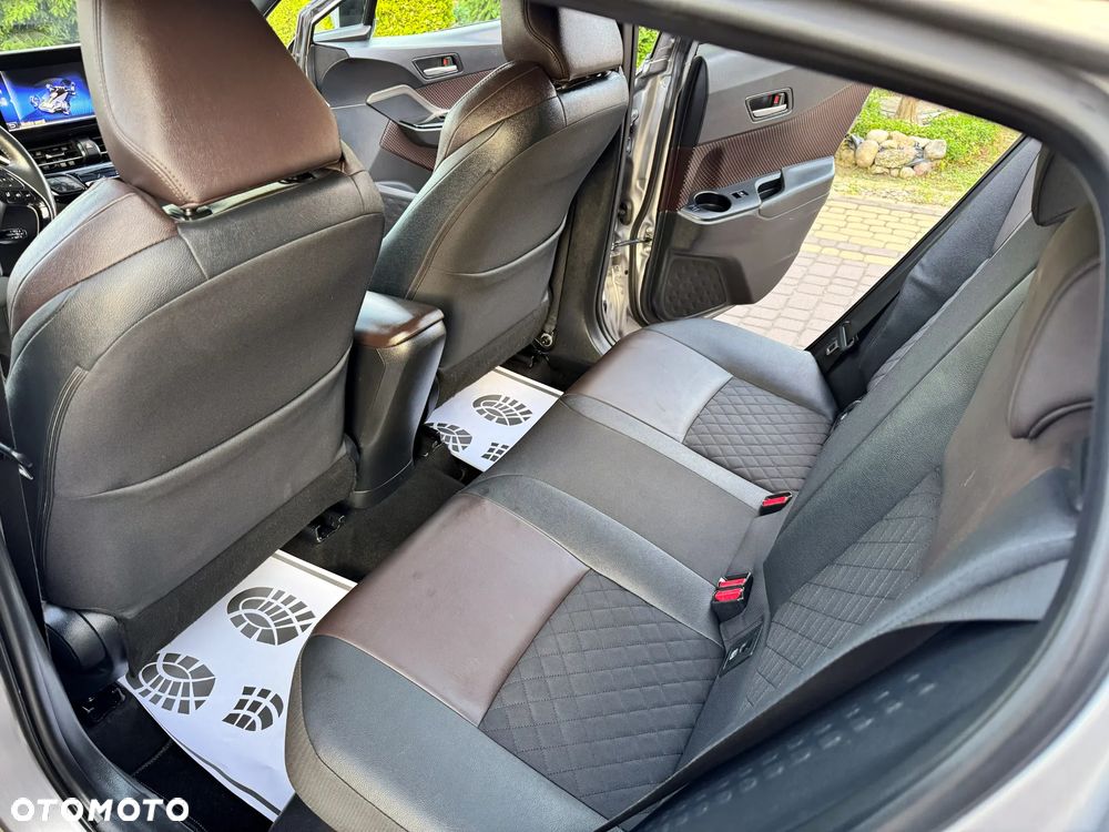 Toyota C-HR Lounge - 33