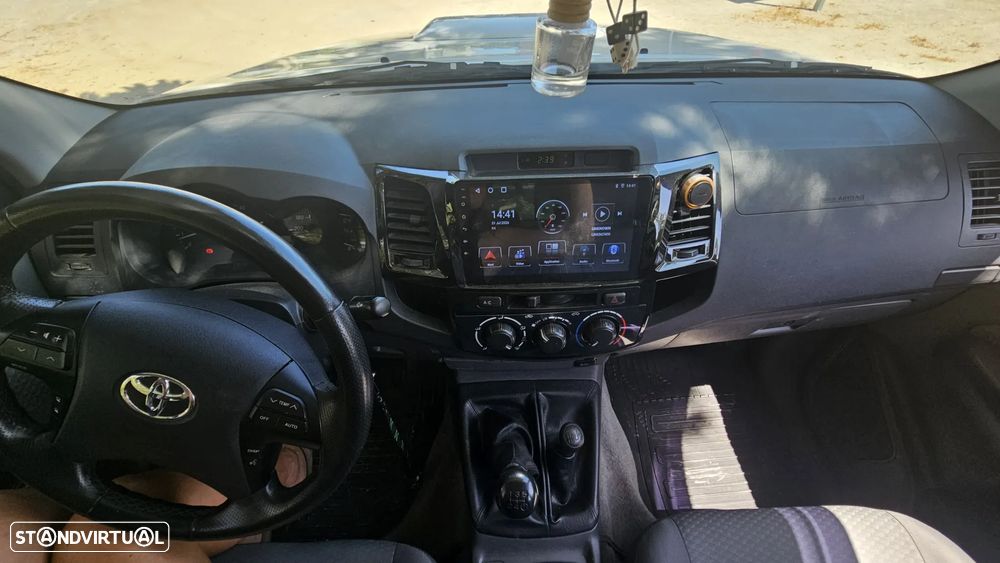 Toyota Hilux 2.5 D-4D 4WD CD CM AC - 23