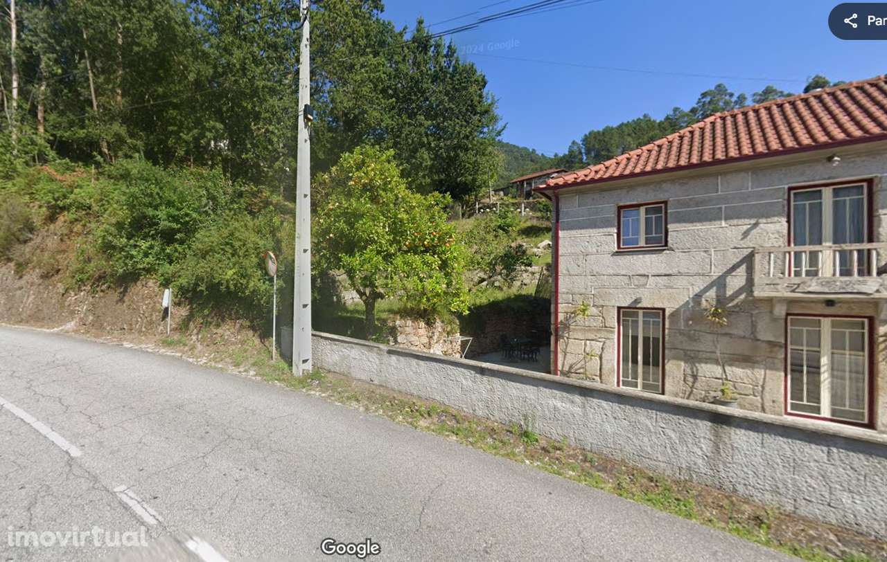 Casa com 3 Apartamentos na Vila do Gerês e 1000 m2 terreno - Grande imagem: 2/60