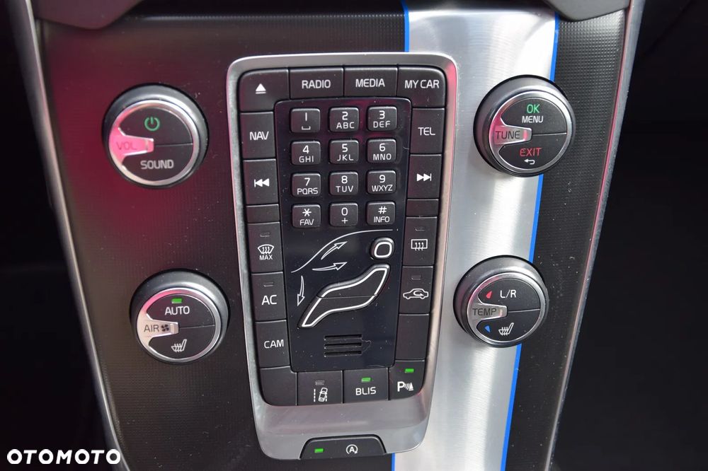Volvo V40 D4 R Design - 22