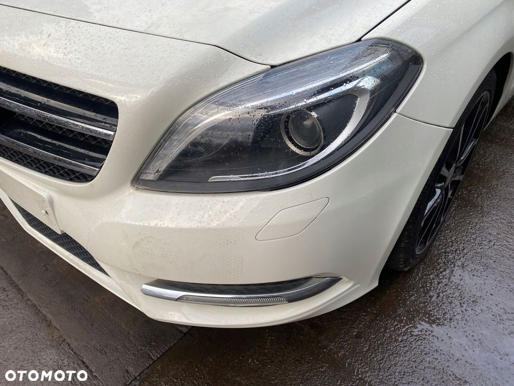 MERCEDES 246 kompletny zderzak spryski kolor 650 - 4