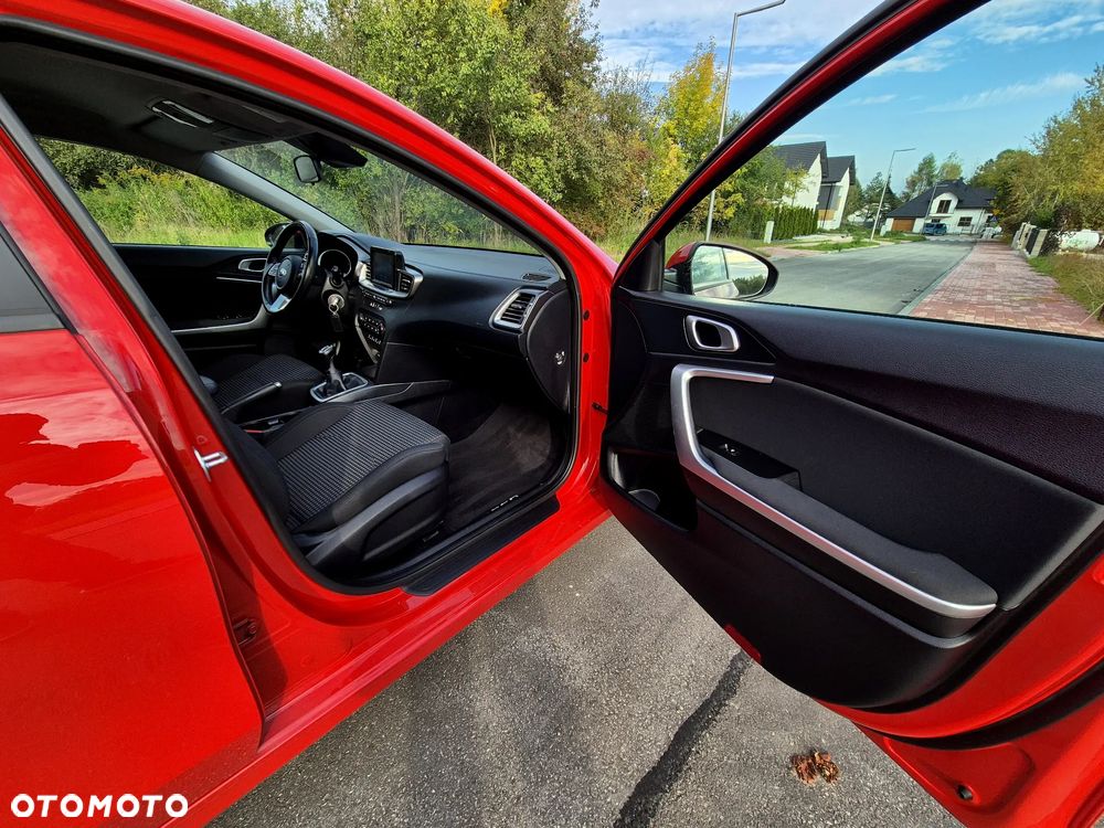 Kia Ceed 1.4 L Business Line - 32
