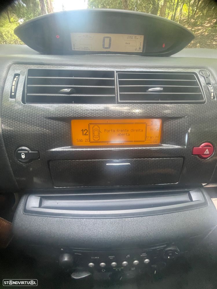 Citroën C4 1.6 HDi 110 VTR Pack - 25