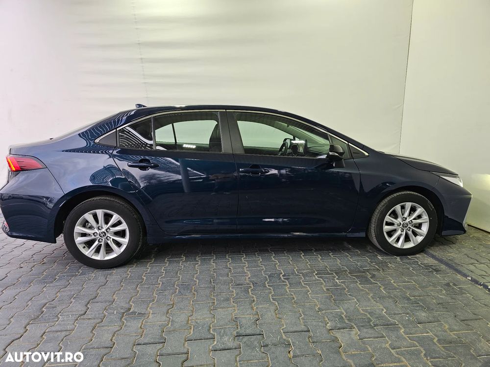 Toyota Corolla Sedan 1.8 HSD Business - 24