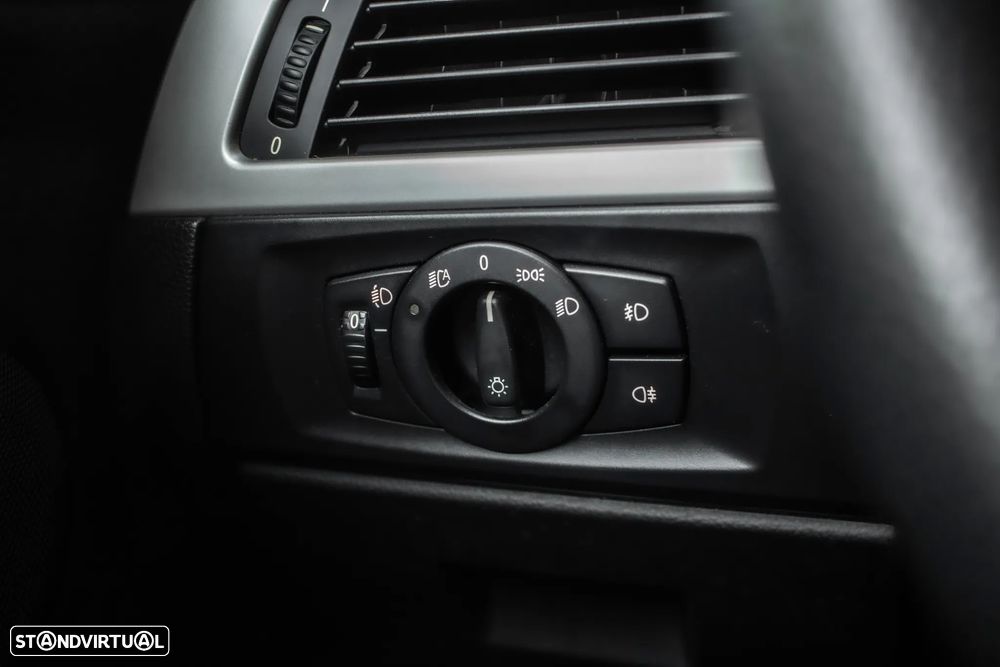 BMW 318 d LifeStyle - 12