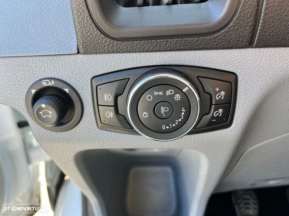 Ford Transit 2.0 Diesel | 3 Lug. | POUCOS KM's - 16