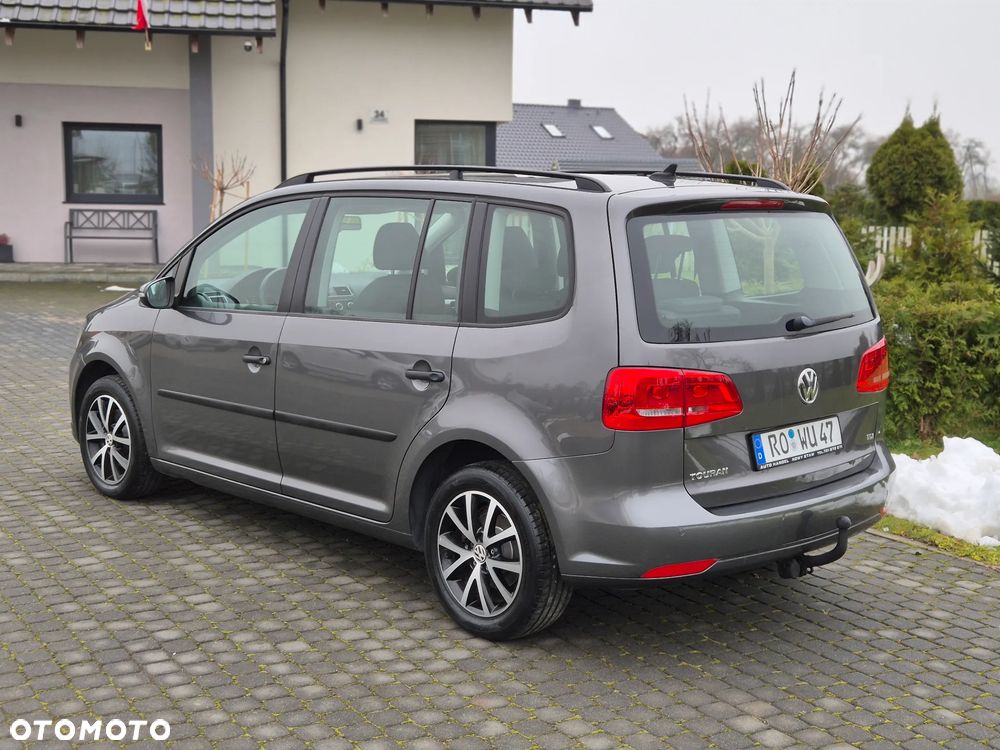 Volkswagen Touran 1.6 TDI DPF BlueMotion Technology DSG Comfortline - 16