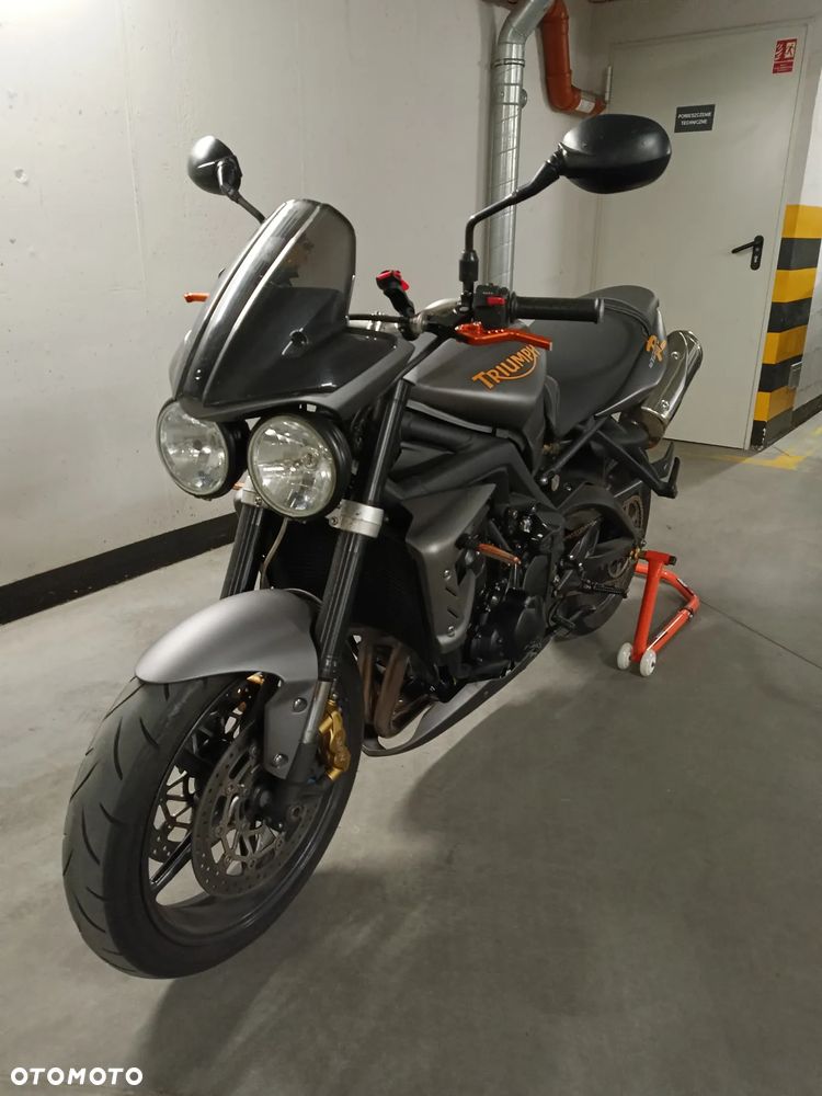 Triumph Street Triple - 11