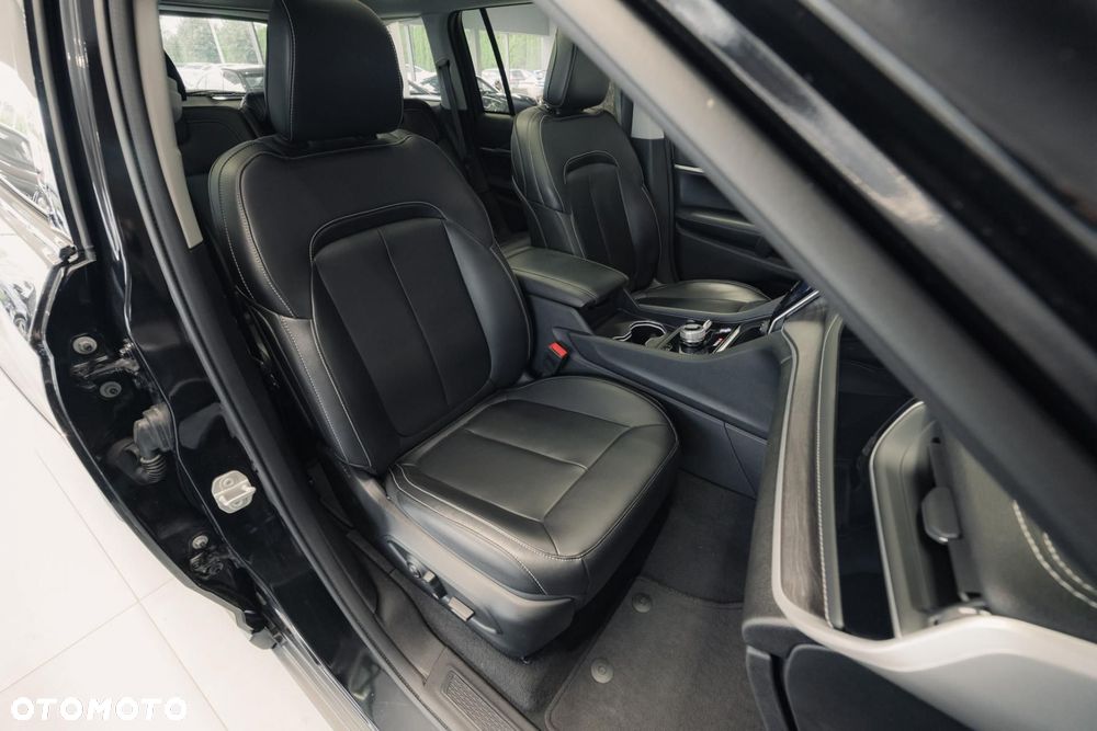 Jeep Grand Cherokee - 16