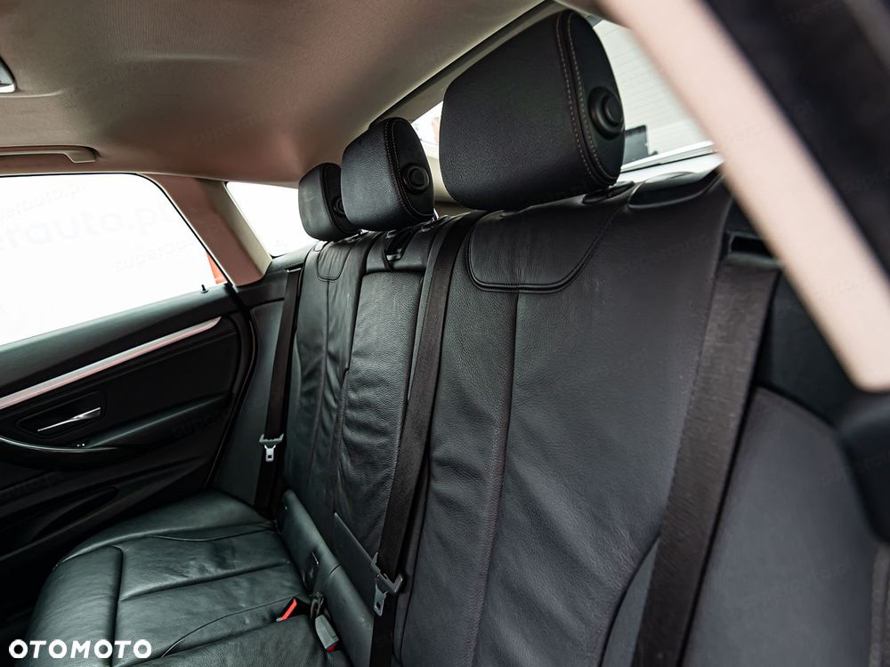 BMW 3GT 320d xDrive Luxury Line - 24