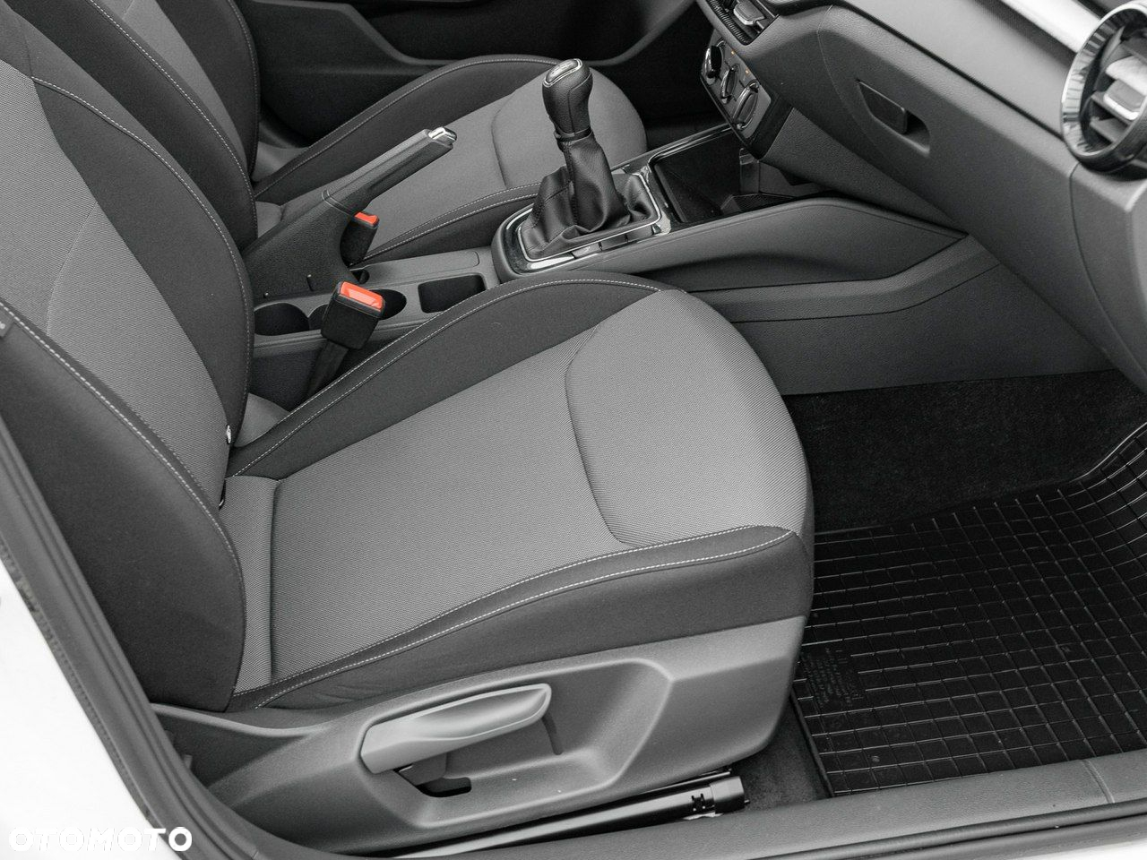 Skoda Fabia 1.0 Ambition - 28