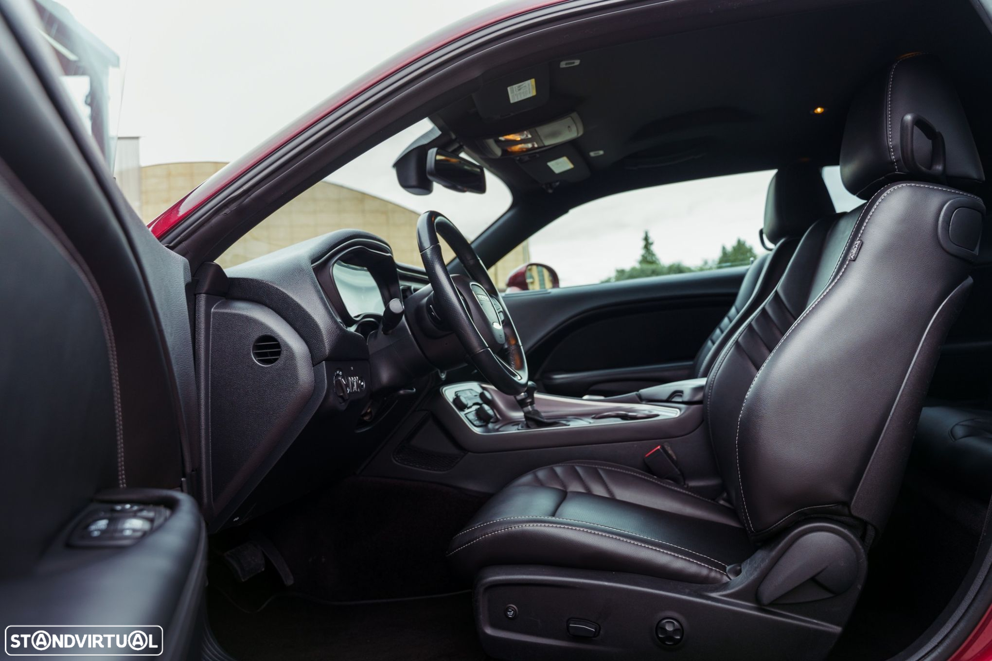Dodge Challenger Auto SXT Plus - 19
