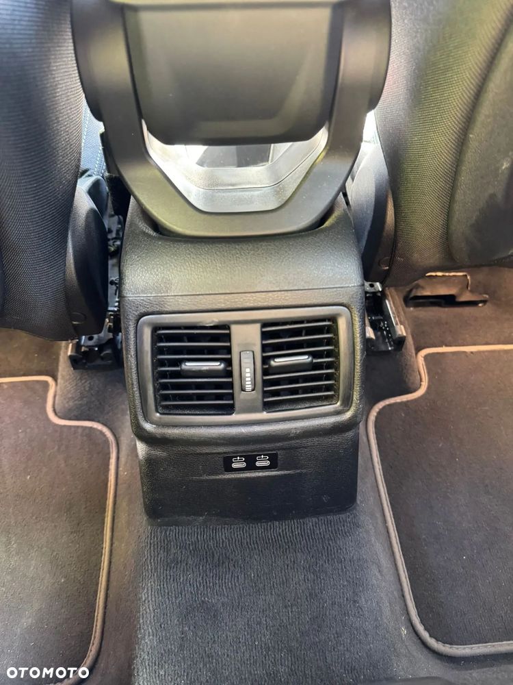 BMW X2 sDrive18i - 11