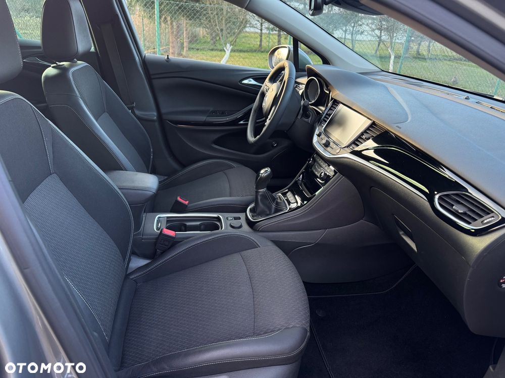 Opel Astra 1.4 Turbo Innovation - 17