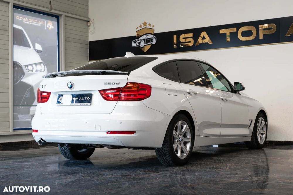 BMW Seria 3 320d Sport-Aut. - 32