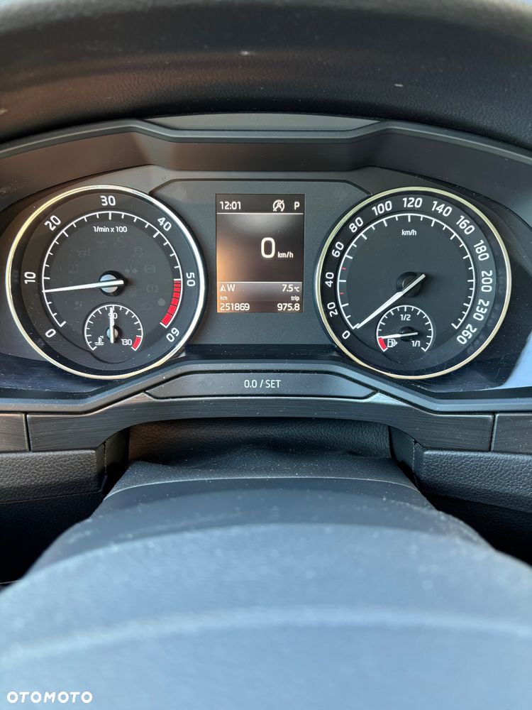 Skoda Superb 2.0 TDI Ambition DSG - 20