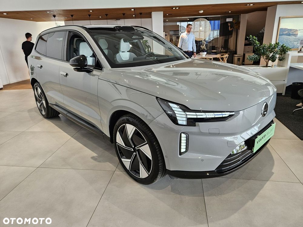 Volvo EX90 - 4