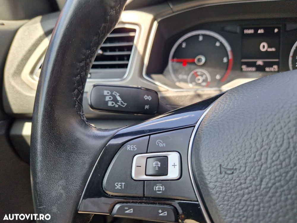 Volkswagen T-Roc - 17