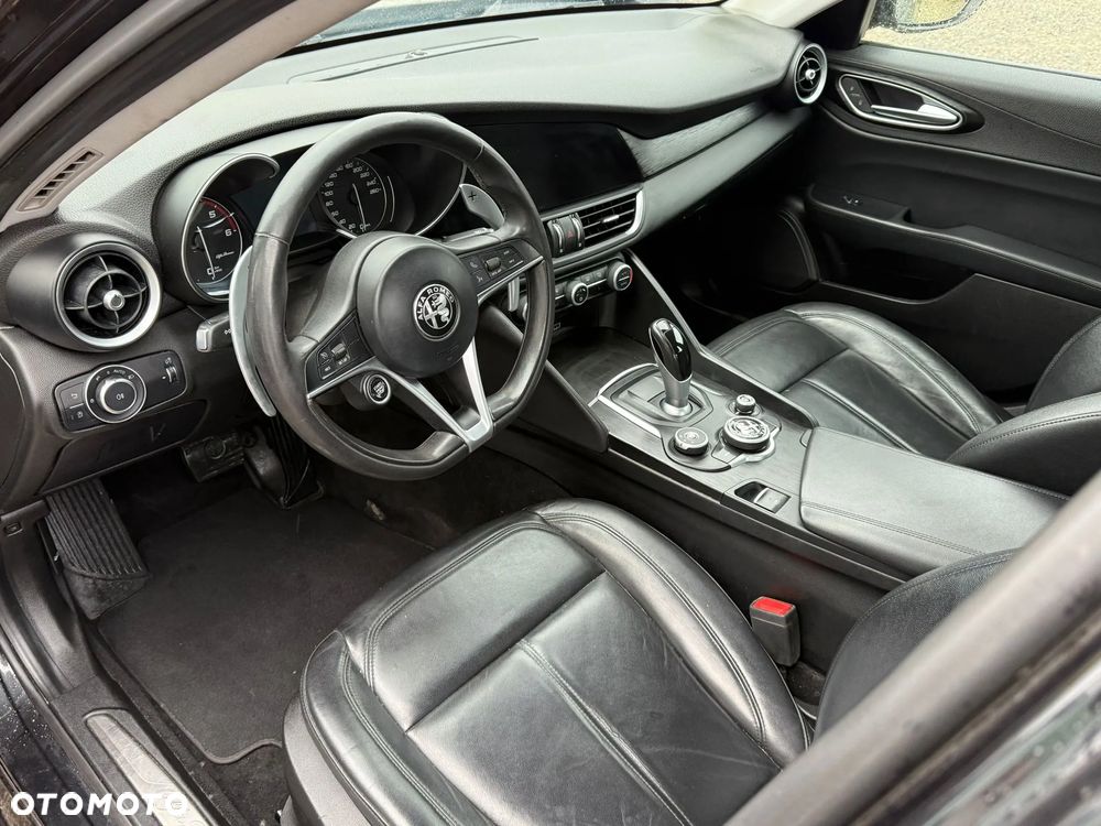 Alfa Romeo Giulia - 15
