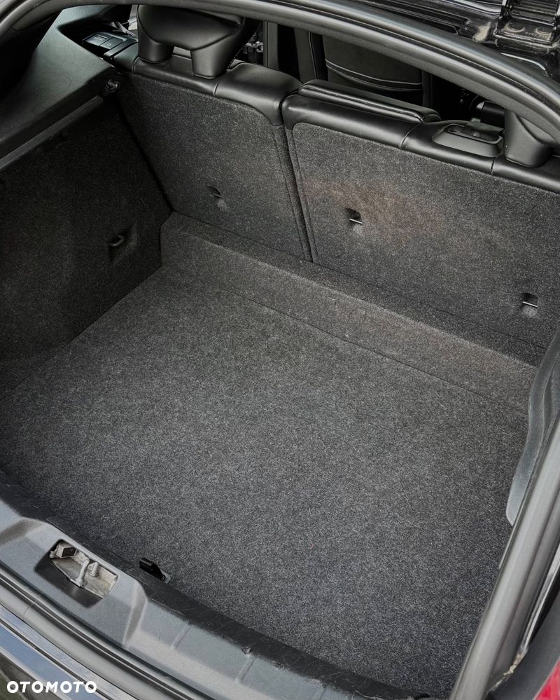 Volvo V40 D2 Drive-E R-Design Momentum - 9