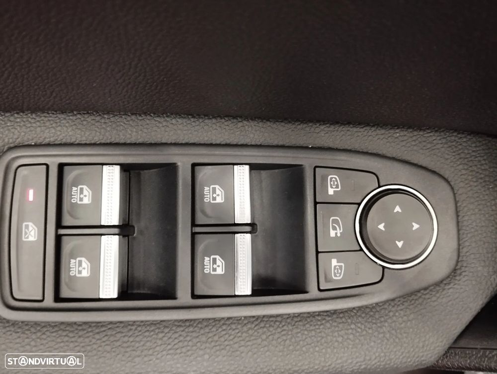 Renault Captur 1.0 TCe Techno Bi-Fuel - 19