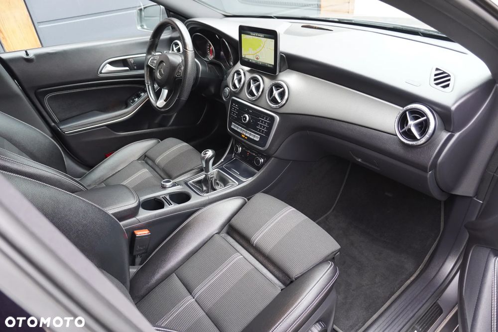 Mercedes-Benz CLA 200 Peak Edition - 9