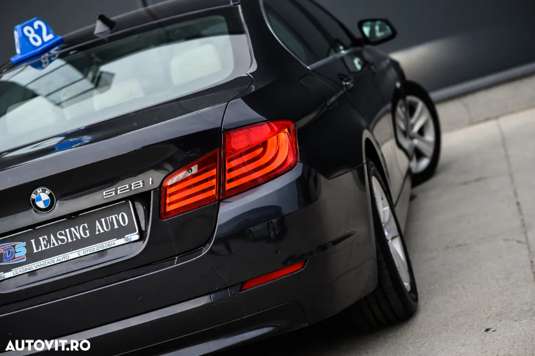 BMW Seria 5 528i Aut. - 7