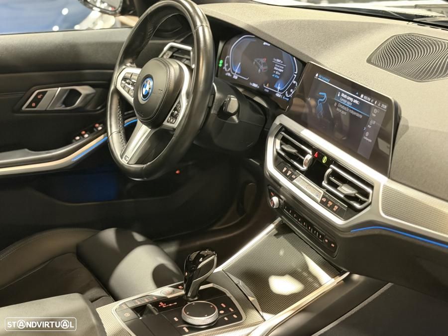 BMW 330 e Pack Desportivo M Auto - 28