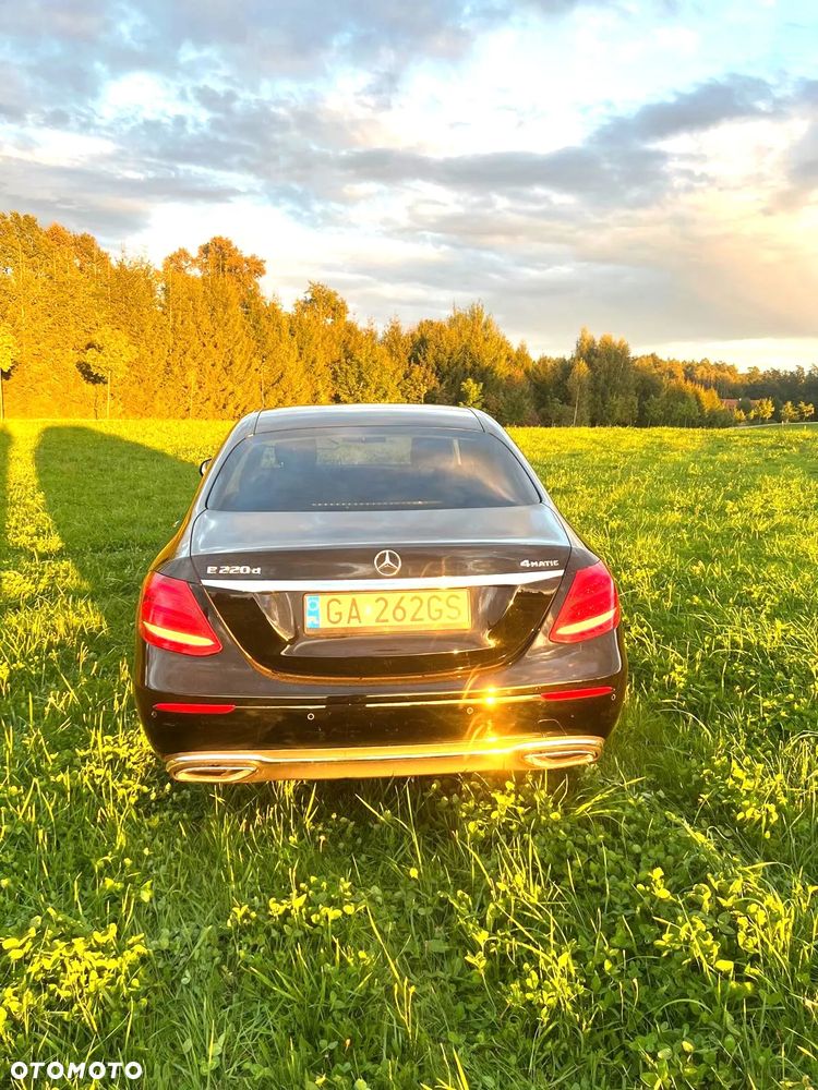 Mercedes-Benz Klasa E 220 d 4-Matic Business Edition 9G-TRONIC - 5