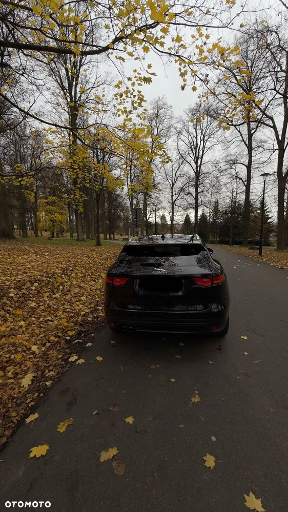 Jaguar F-Pace 20d AWD Chequered Flag - 8