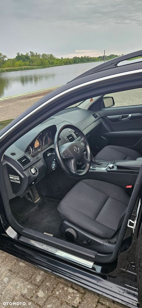 Mercedes-Benz Klasa C 180 CGI Automatik BlueEFFICIENCY - 15