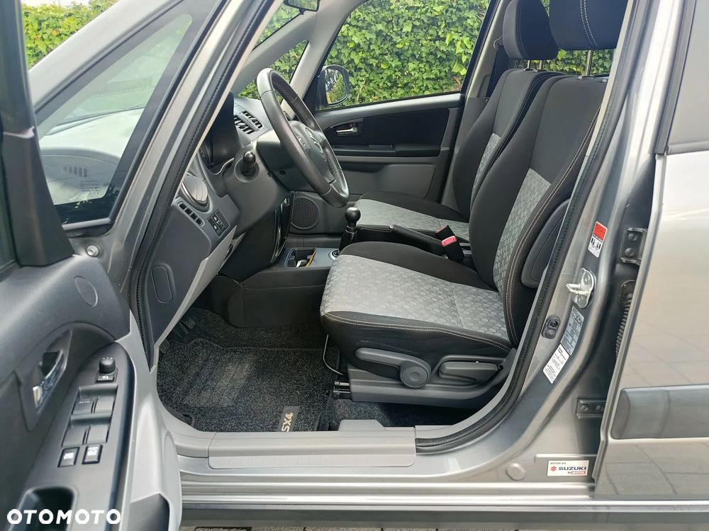 Suzuki SX4 1.6 Comfort Plus - 11