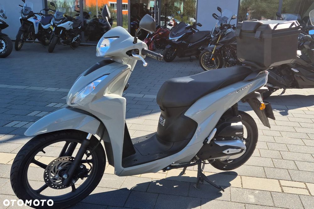 Honda Vision - 2