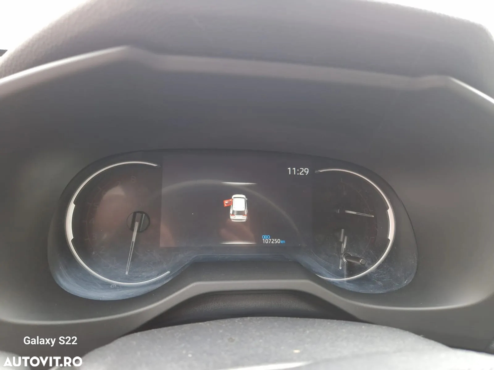 Toyota RAV4 - 8