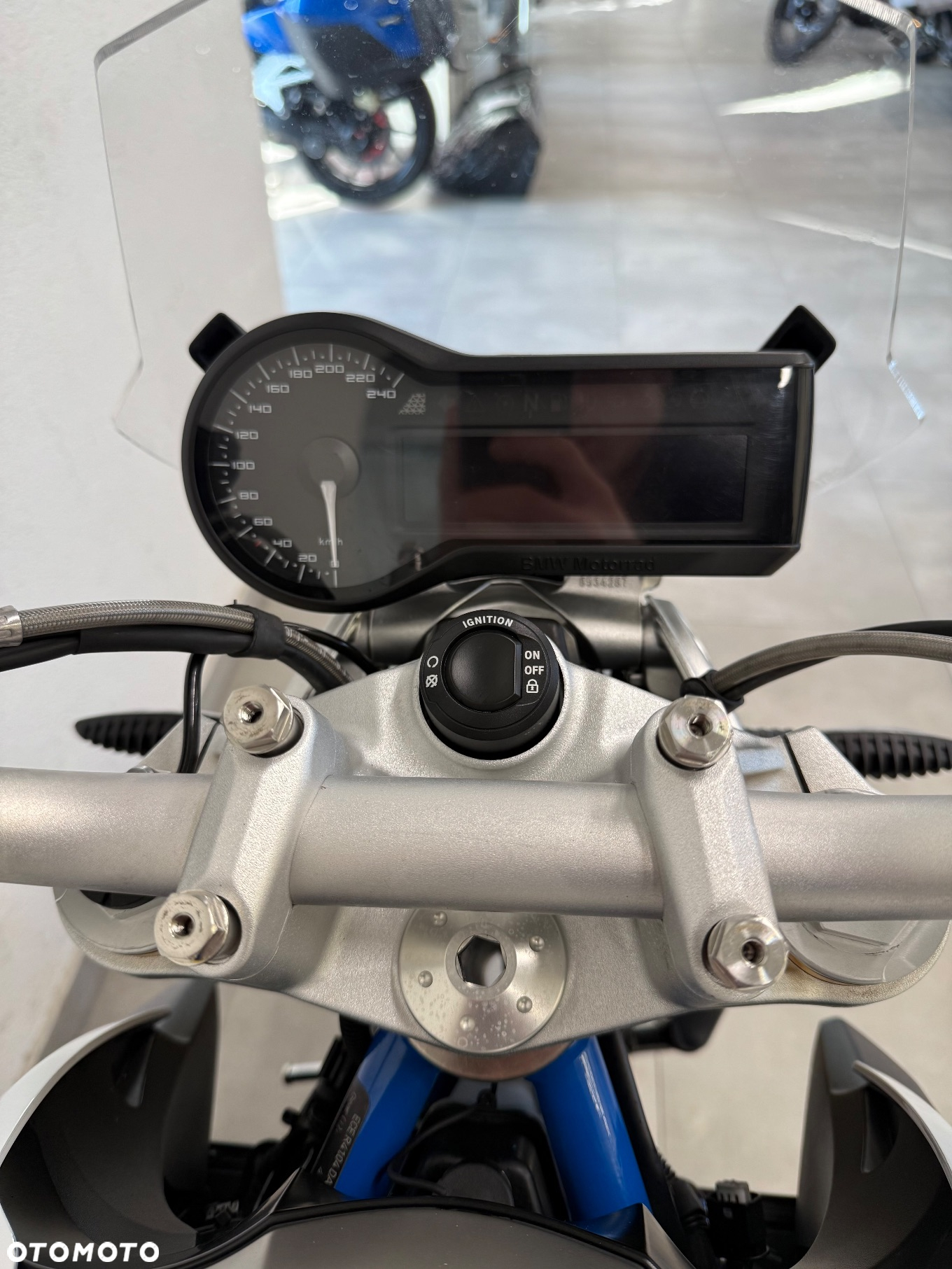 BMW R - 8