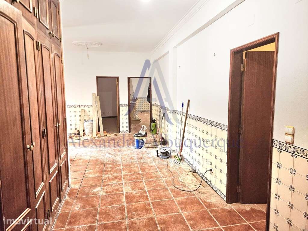 Fantástica Moradia Isolada, inserida em lote de 1032m2 - Grande imagem: 4/60