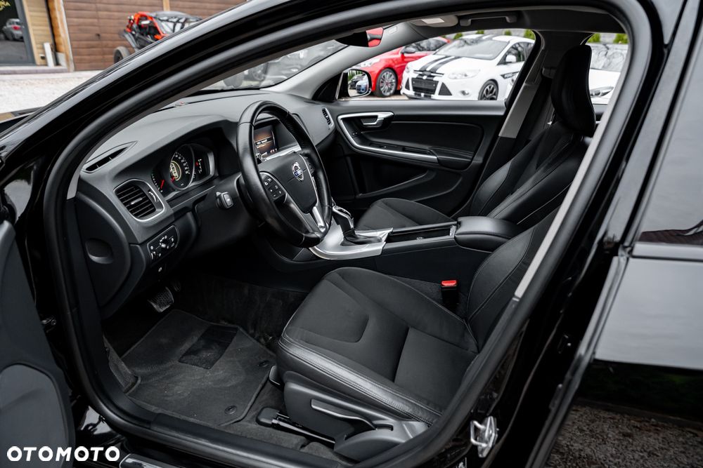 Volvo V60 Cross Country D3 Geartronic - 14